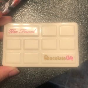 Too faced White chocolate chip eyeshadow pallet
